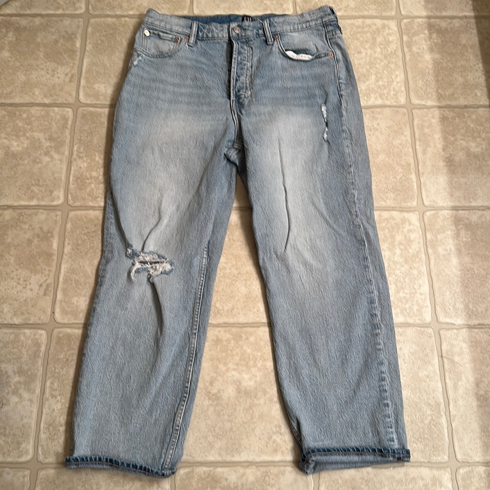 Gap High Waisted Cheeky Straight Button Fly jean in light destroy . Never worn.